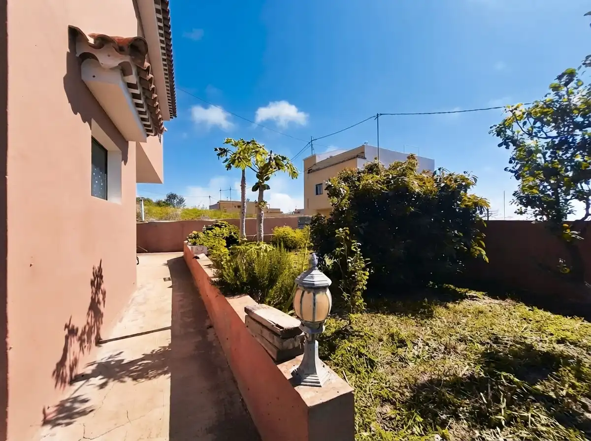 Vista exterior de Casa o xalet en venda en Santa Brígida amb Jardí privat, Terrassa i Traster