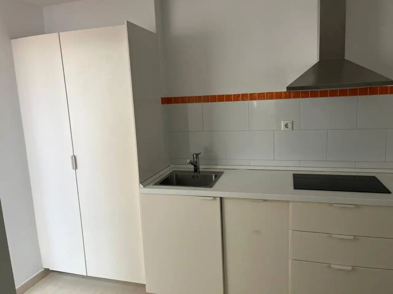 Küche von Dachboden zum Verkauf in San Fernando mit Klimaanlage und Terrasse
