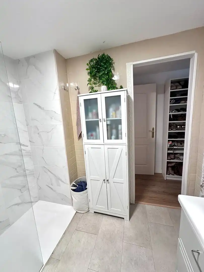 Baño de Apartamento en venta en Marbella con Jardín privado, Terraza y Trastero