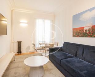 Living room of Flat to rent in  Madrid Capital  with Air Conditioner, Heating and Furnished