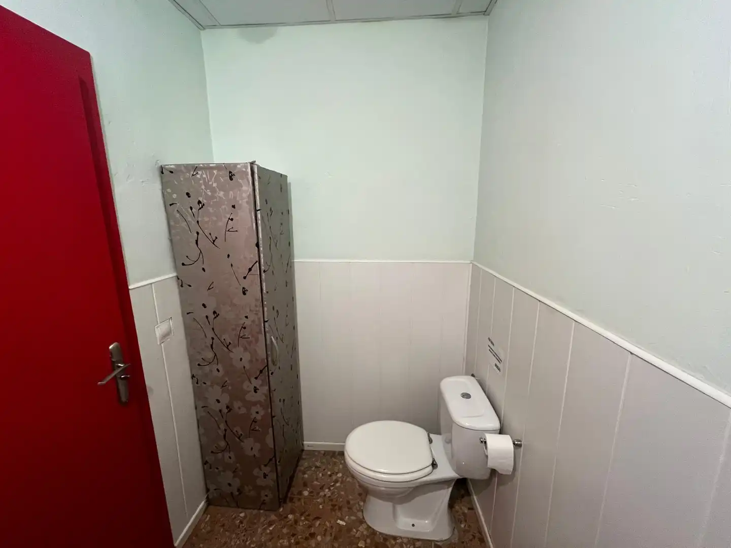 Bany de Local de lloguer en Zaragoza amb Aire condicionat i Calefacció