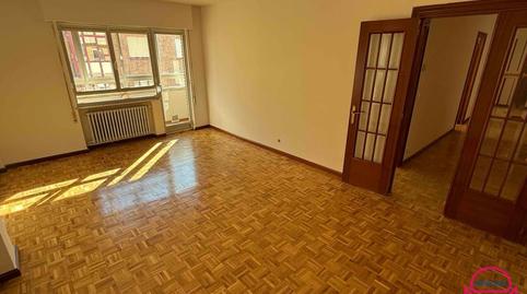 Foto 5 de Pis de lloguer a Brianda de Olivera, San Claudio - La Chantría, León