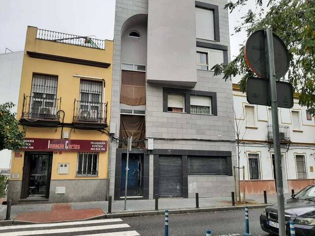 Local comercial en Venta en Calle Navarra en San Jerónimo - La Bachillera