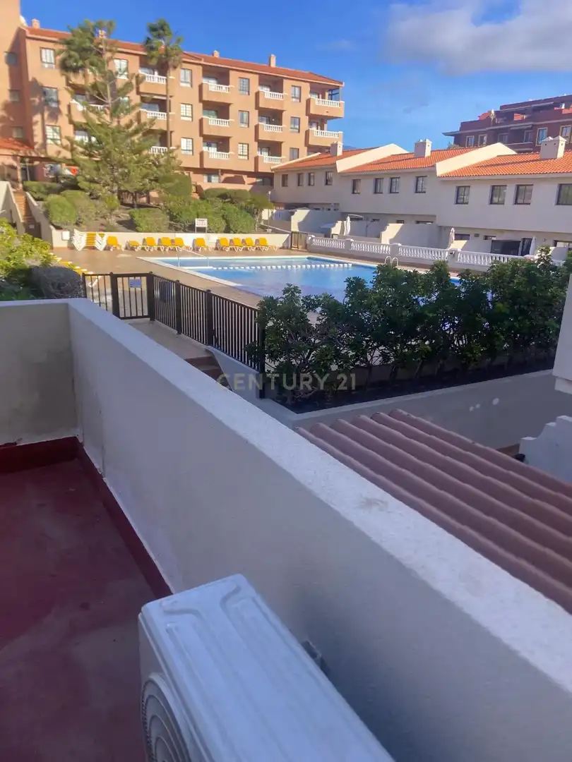 Schwimmbecken von Einfamilien-Reihenhaus zur Miete in Granadilla de Abona