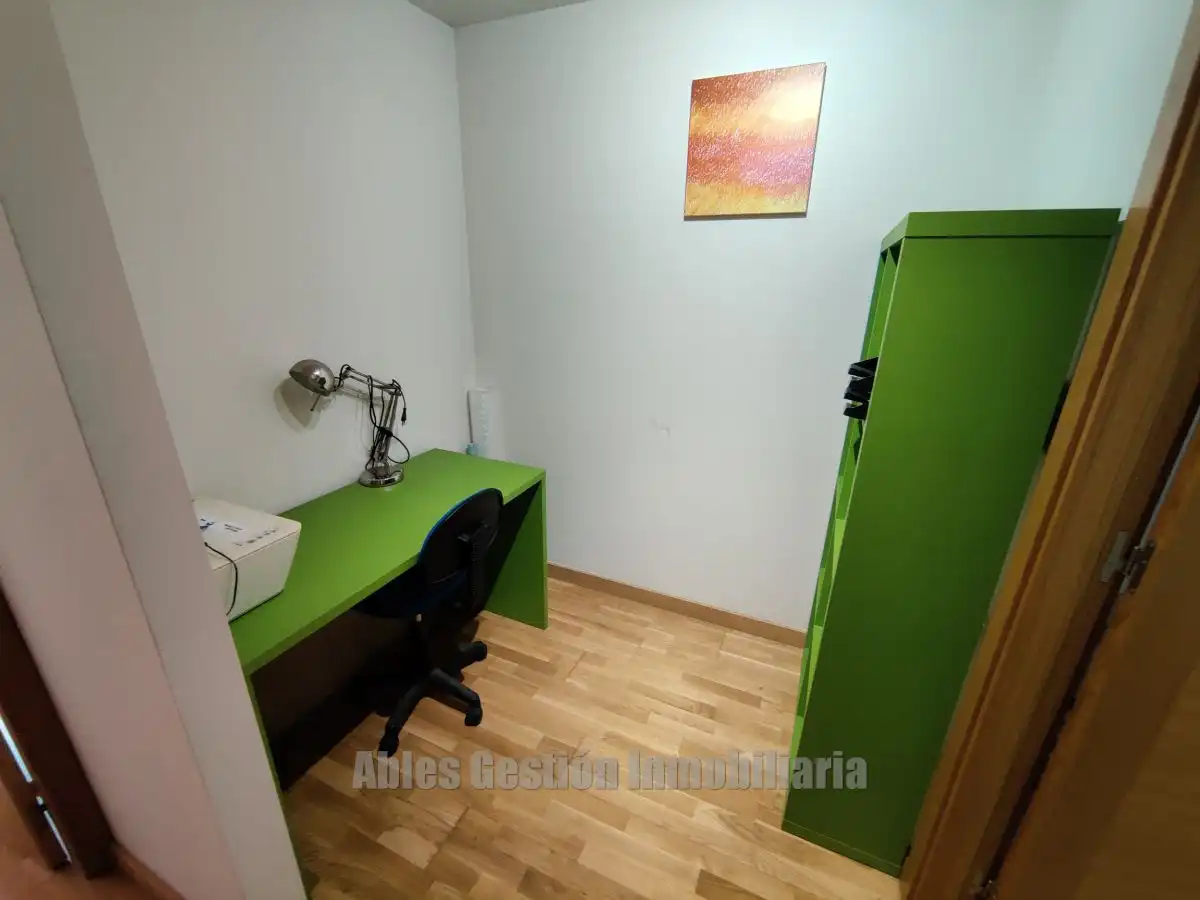 Habitación de Piso de alquiler en Oviedo  con Calefacción y Terraza