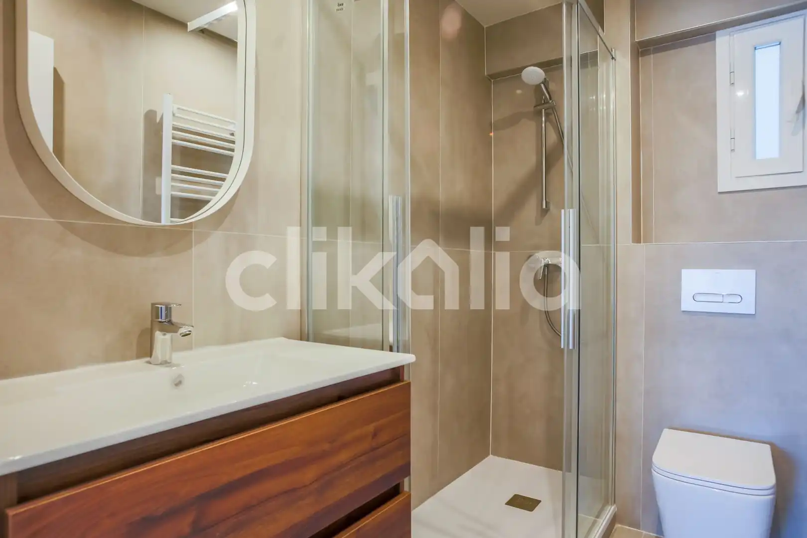 Badezimmer von Wohnung zum Verkauf in Madrid mit Klimaanlage, Heizung und Terrasse