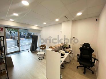 Local comercial en venta en De Josep Tarradellas