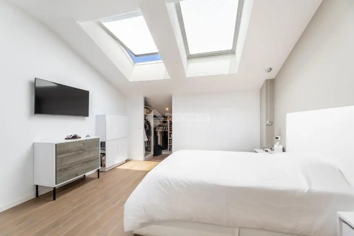 Bedroom of Flat for sale in Torrelodones  with Air Conditioner, Heating and Terrace