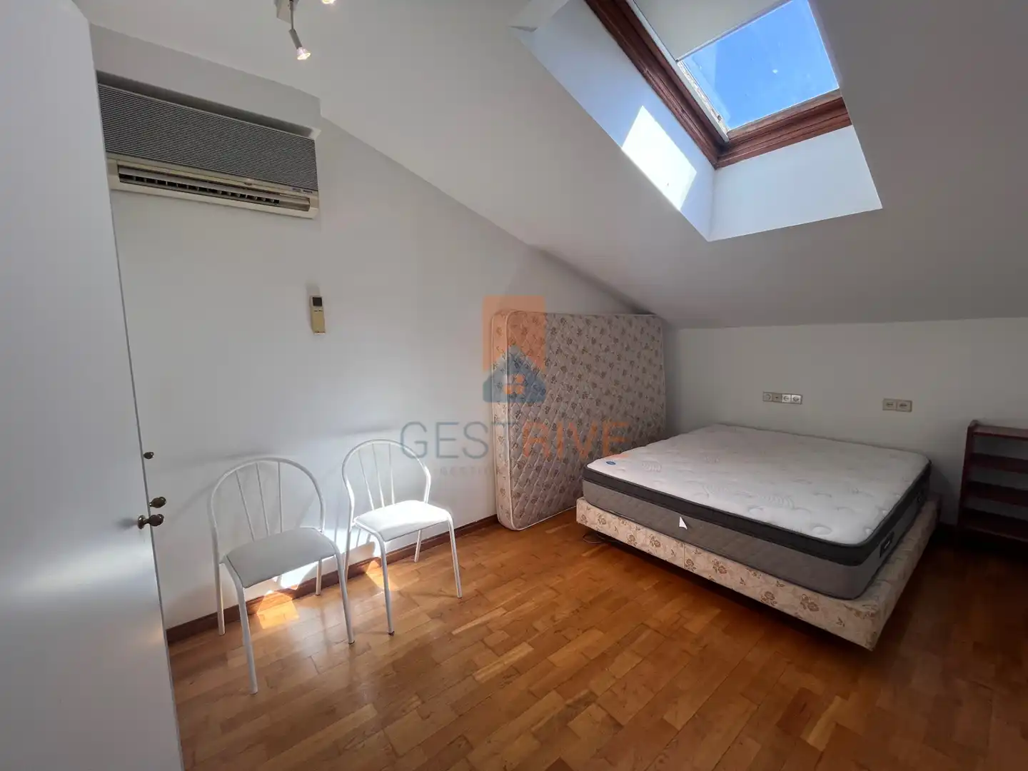 Dachboden zum Verkauf in Carrer Comtessa Elvira, Príncep de Viana - Clot -Xalets Humbert Torres