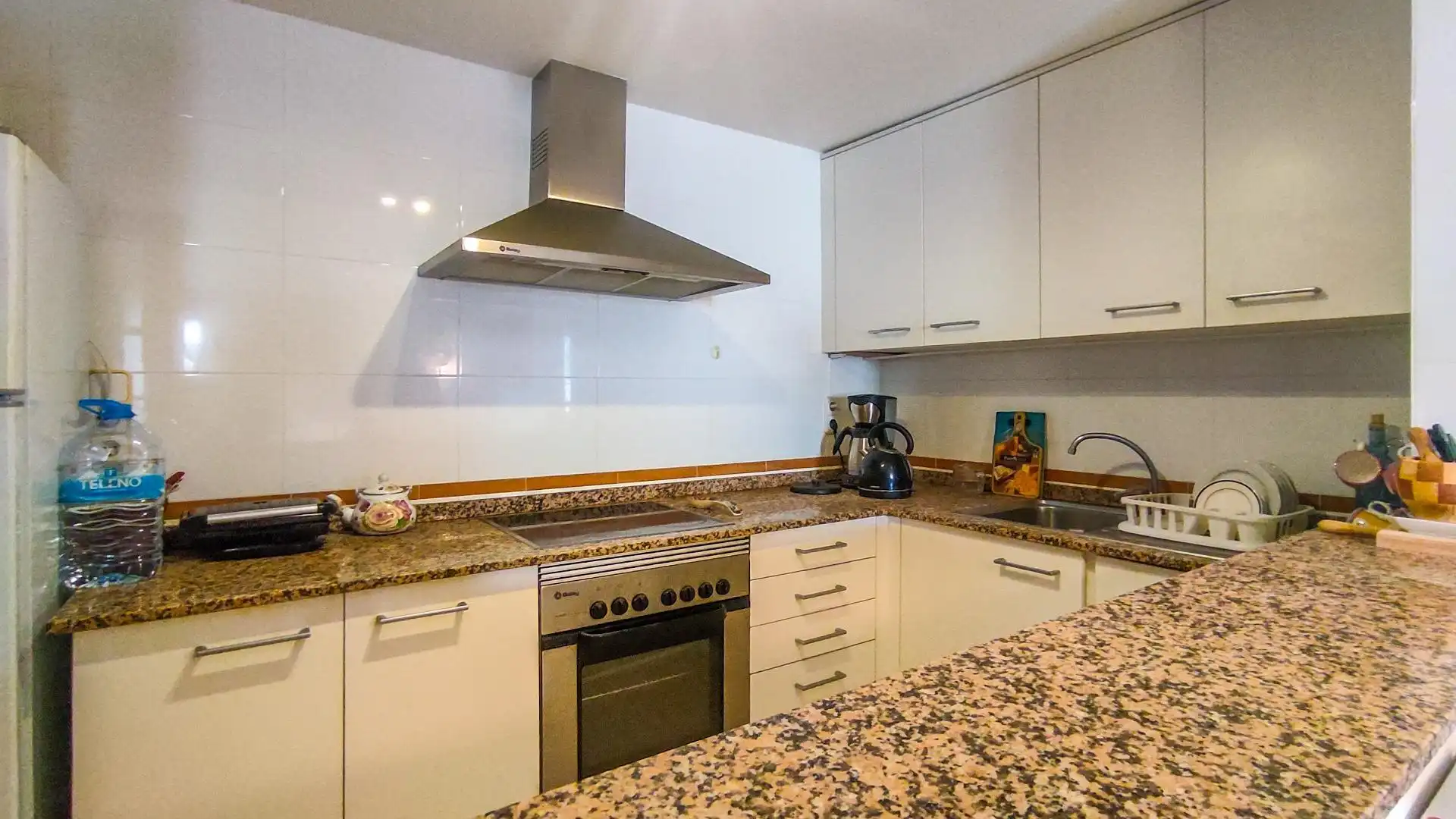 Cuina de Apartament en venda en Villajoyosa / La Vila Joiosa amb Aire condicionat, Moblat i Piscina comunitària