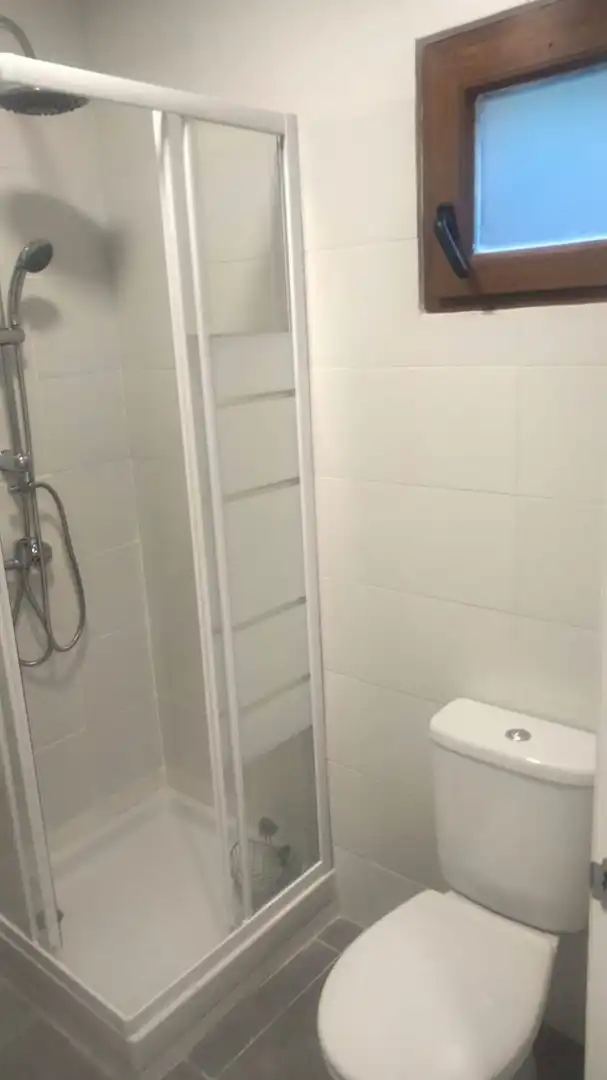 Bany de Apartament de lloguer en Villaviciosa de Odón amb Aire condicionat i Moblat