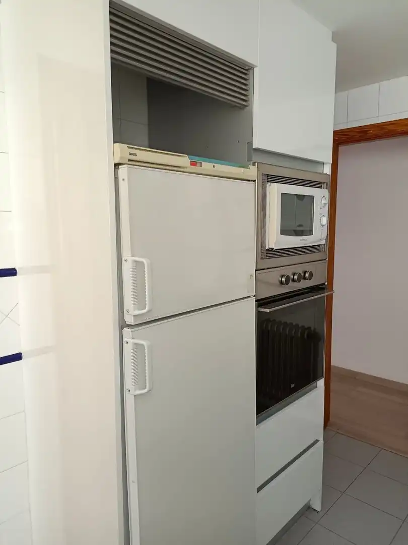 Flat for rent in Avenida CADIZ, Barrio de Zaidín