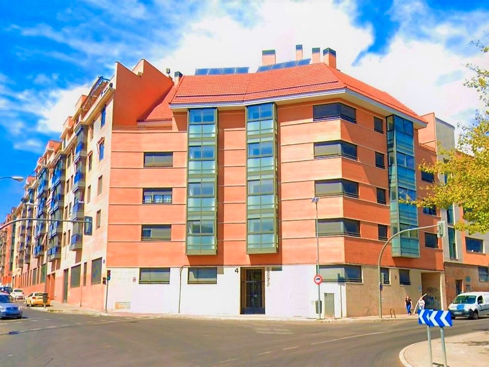 Exterior view of Box room for sale in  Madrid Capital  with Alarm