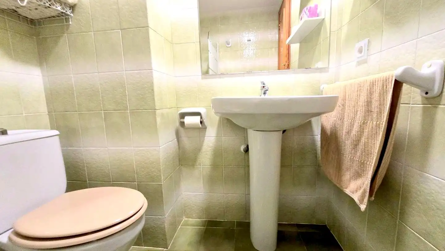 Bathroom of Flat for rent in Gandia