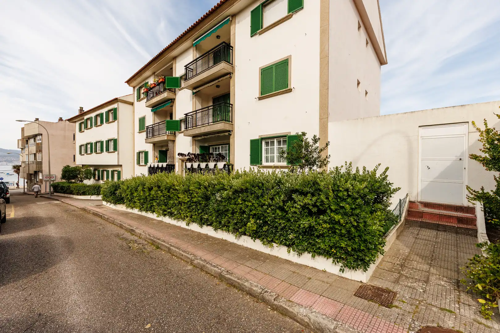 Vista exterior de Dúplex en venda en Nigrán amb Calefacció, Terrassa i Traster