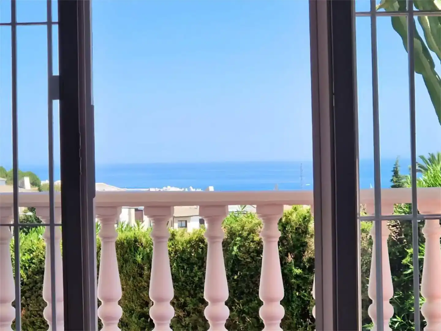Terrassa de Casa o xalet en venda en Estepona amb Aire condicionat, Piscina i Balcó