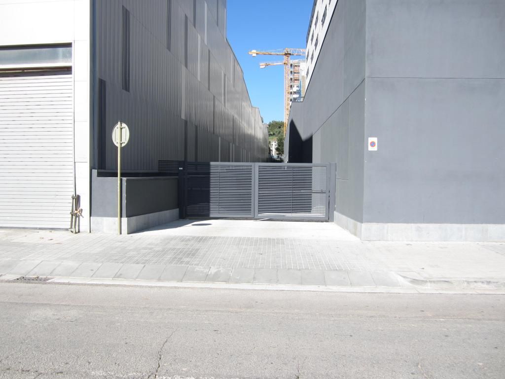 Aparcament de Garatge en venda en Cornellà de Llobregat