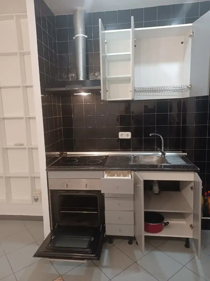 Cocina de Piso en venta en Barcelona con Trastero, Horno y Balcón
