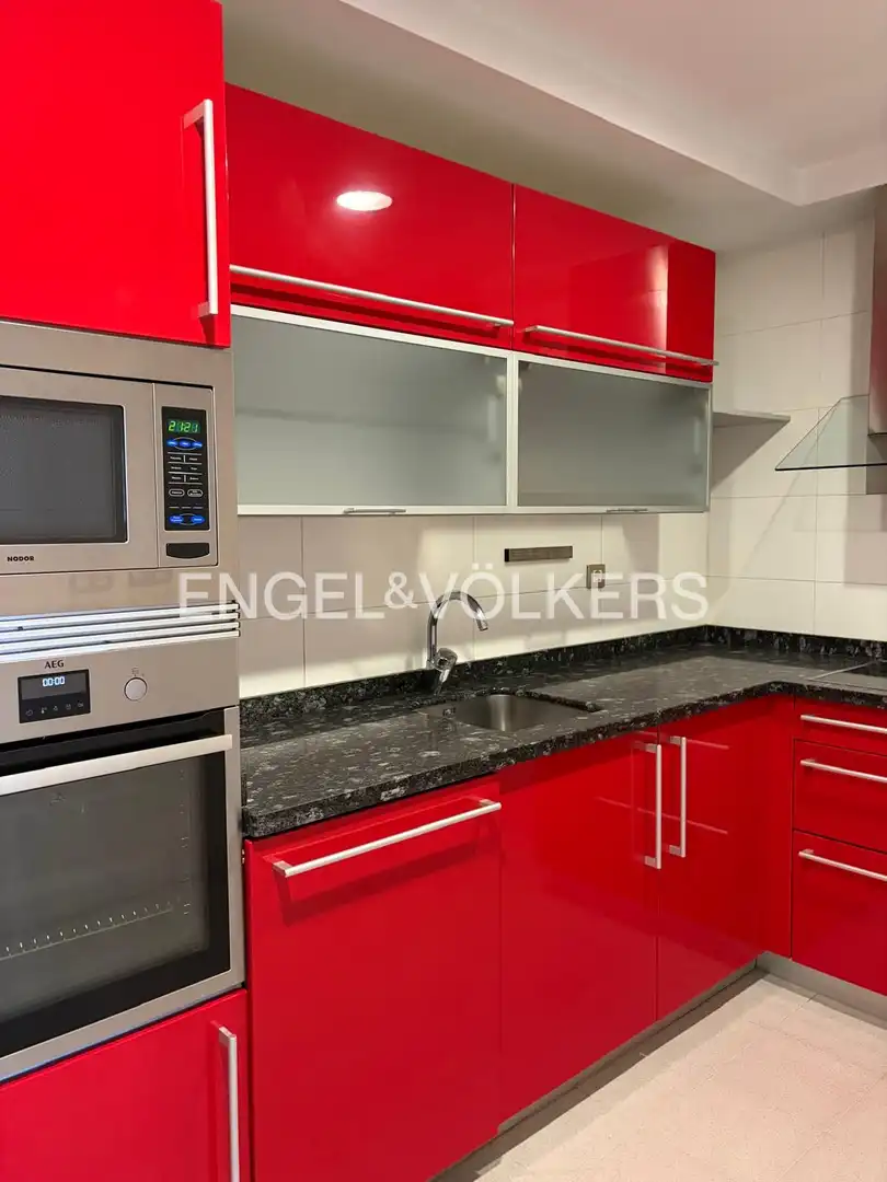 Kitchen of Flat for rent in Madrid  with Air Conditioner, Heating and Parquet flooring