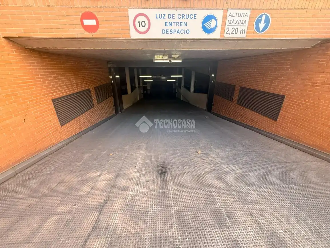Individuel à vendre à Usera
