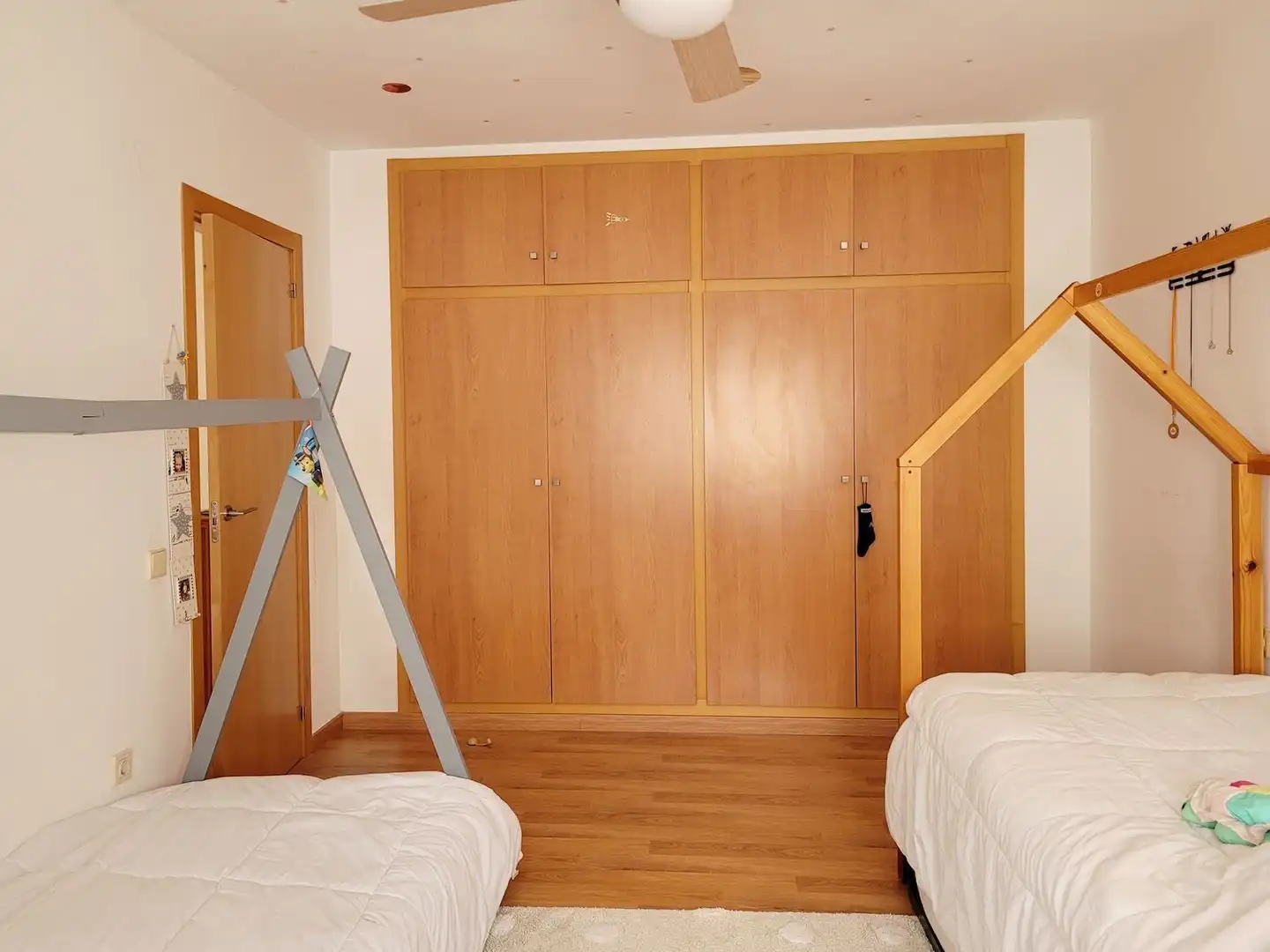 Dormitori de Casa o xalet en venda en Benicasim / Benicàssim amb Aire condicionat, Jardí privat i Terrassa