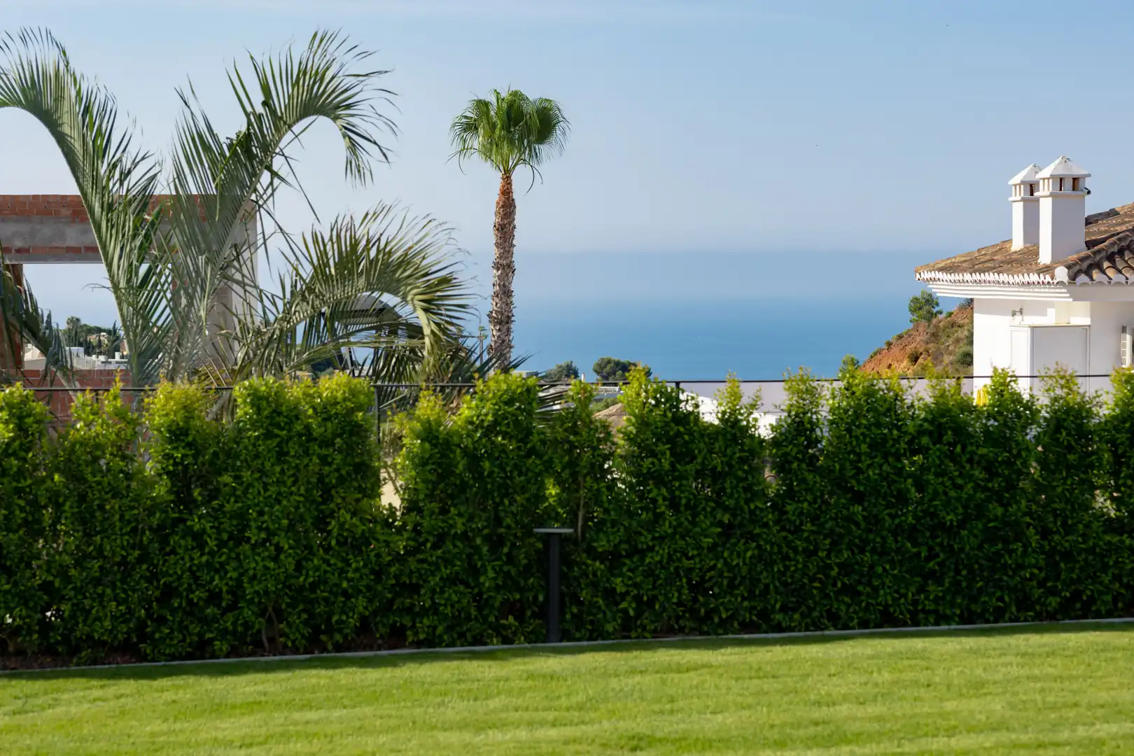 Casa con piscina en venta en El Faro de Calaburra - Chaparral, imagen 2