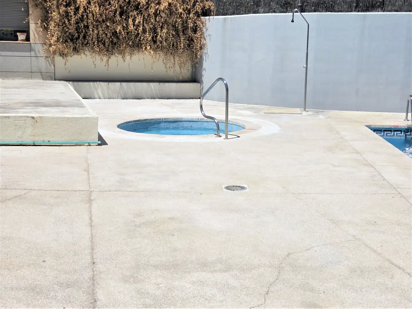 Piscina de Pis de lloguer en Madrid amb Aire condicionat, Calefacció i Jardí privat