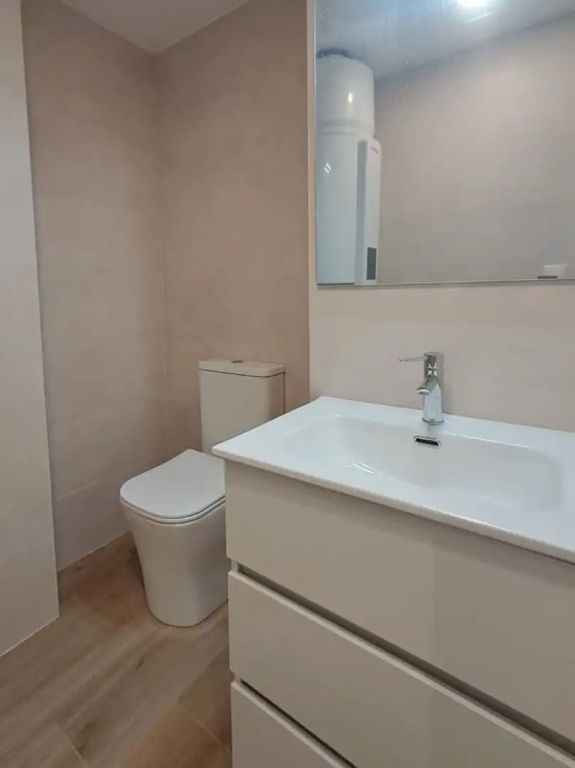Baño de Piso en venta en Sevilla con Aire acondicionado, Calefacción y Horno