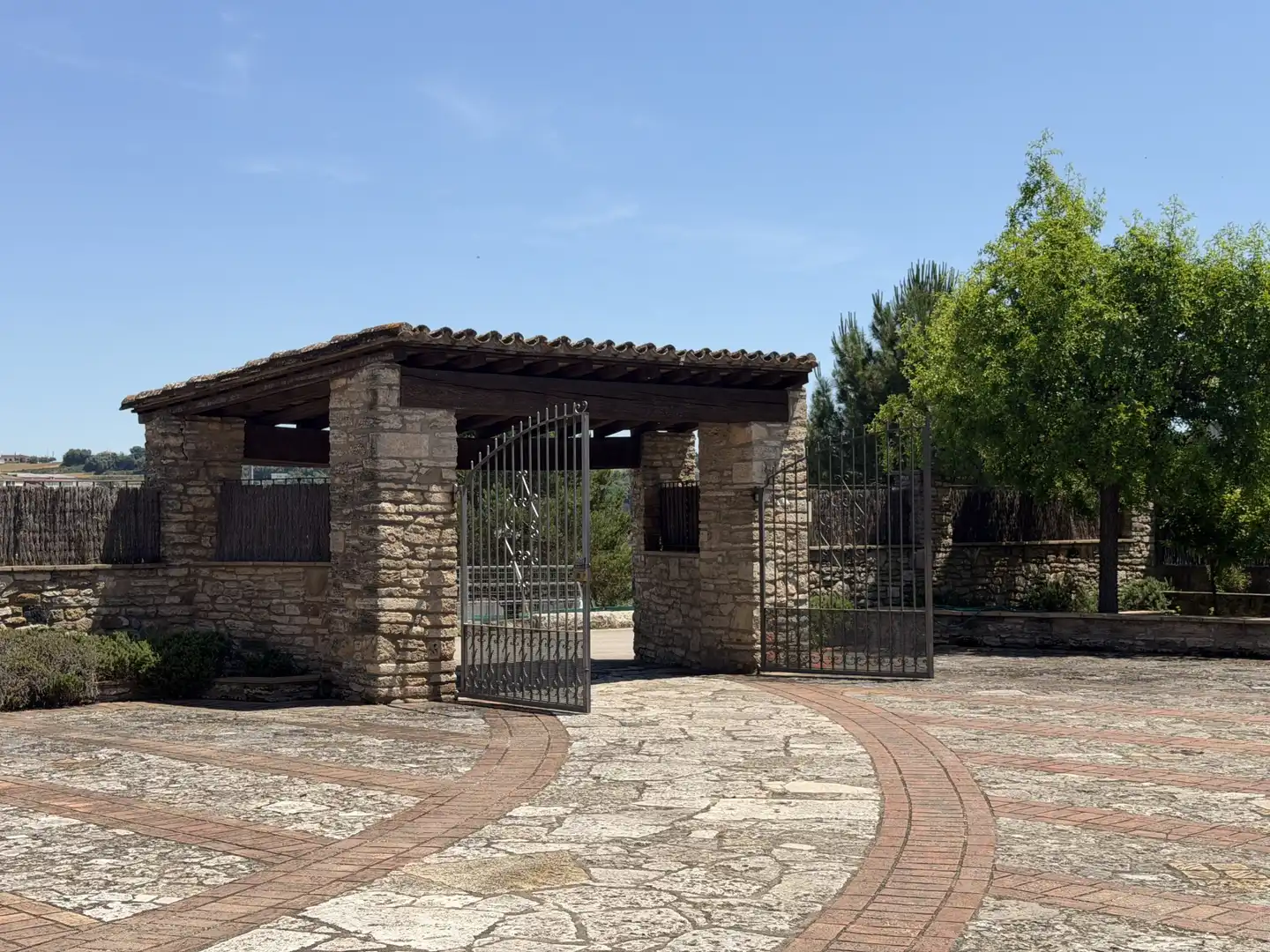 Finca rústica en venda en Banyoles amb Calefacció, Terrassa i Traster