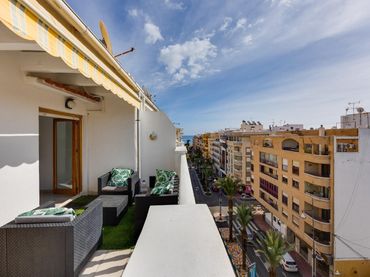 Ático con ascensor en venta en Avenida de las Habaneras