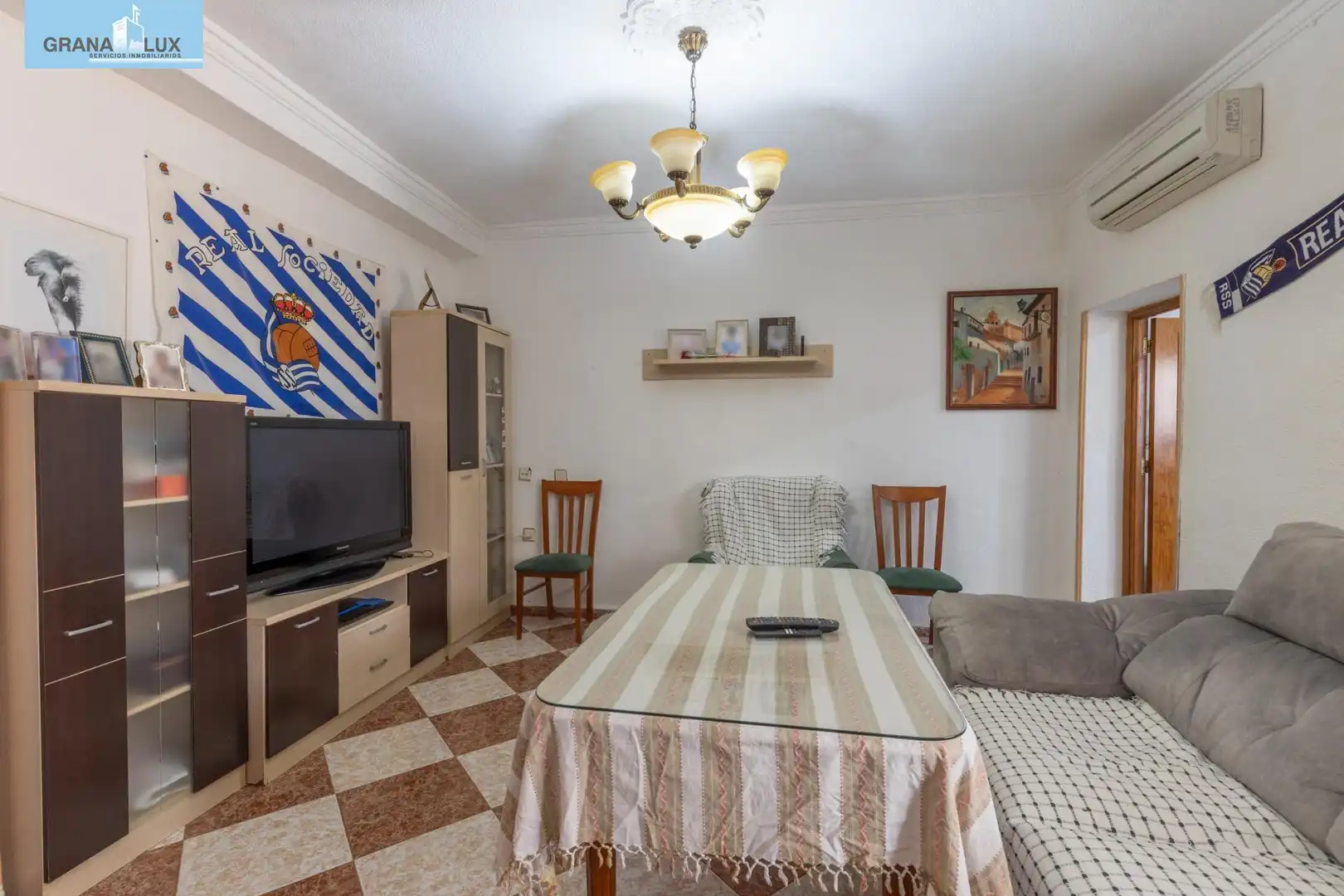 Sala d'estar de Casa o xalet en venda en La Zubia amb Terrassa