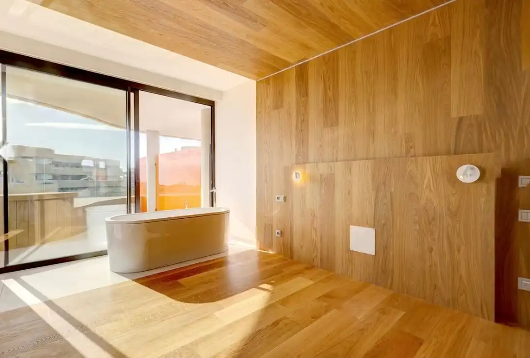Baño de Apartamento en venta en Fuengirola con Aire acondicionado, Calefacción y Jardín privado