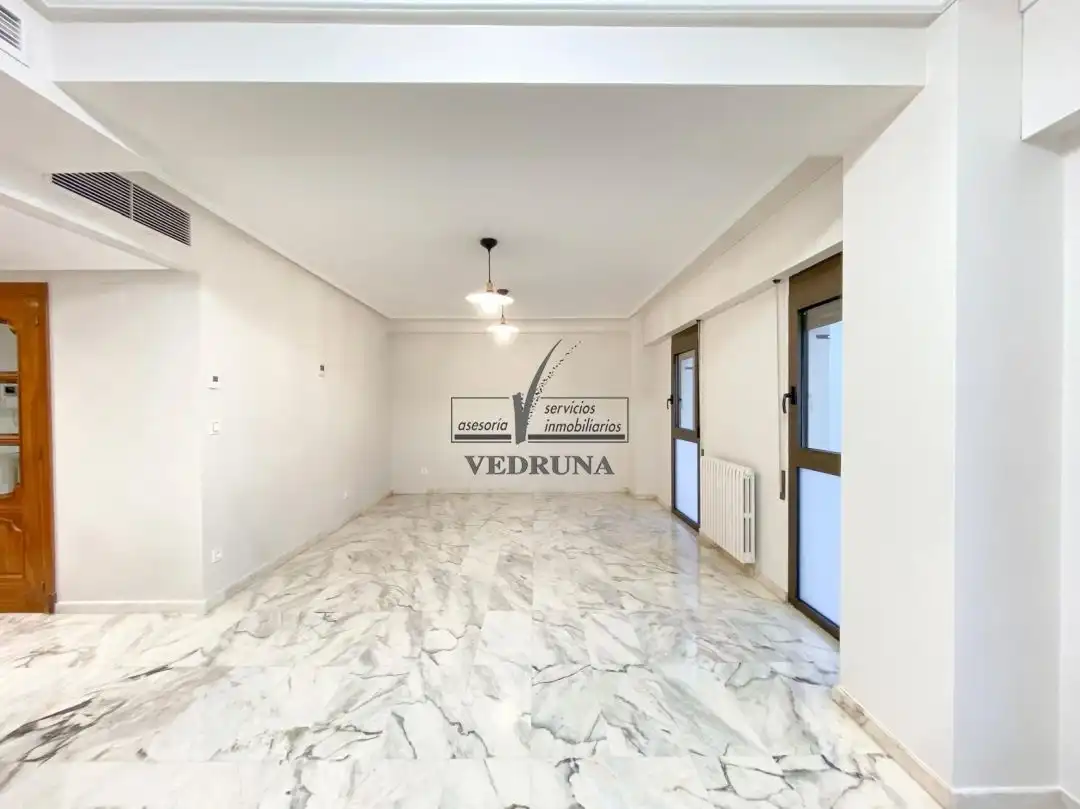 Flat for rent in Zaragoza  with Air Conditioner, Heating and Terrace