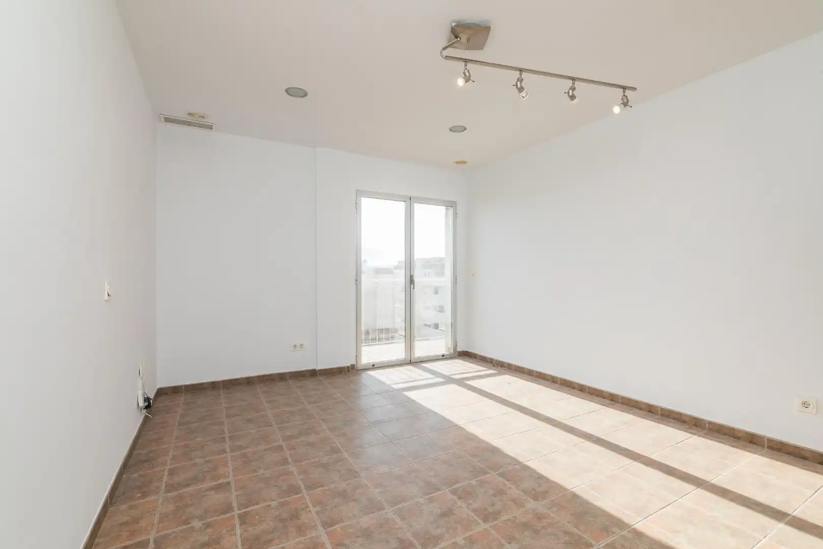 Dachboden zum Verkauf in Elche / Elx mit Klimaanlage, Heizung und Terrasse
