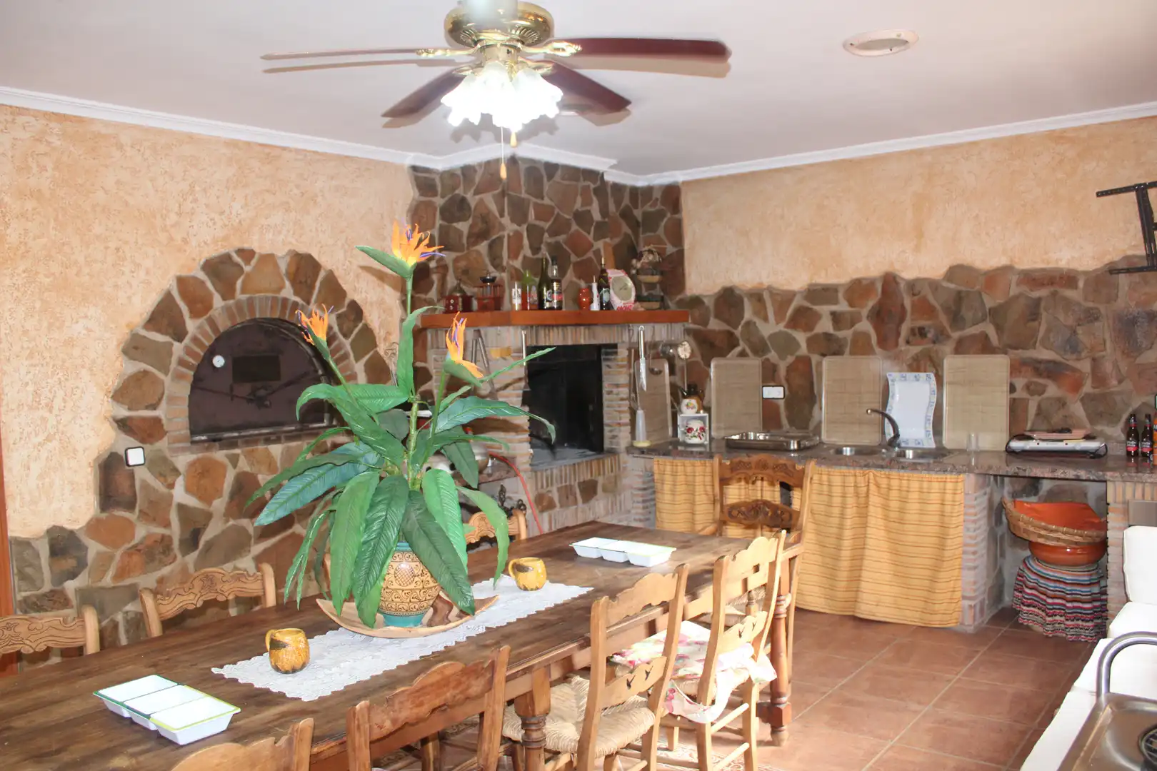 Haus oder Chalet zum Verkauf in Sax mit Privatgarten, Schwimmbad und Möbliert