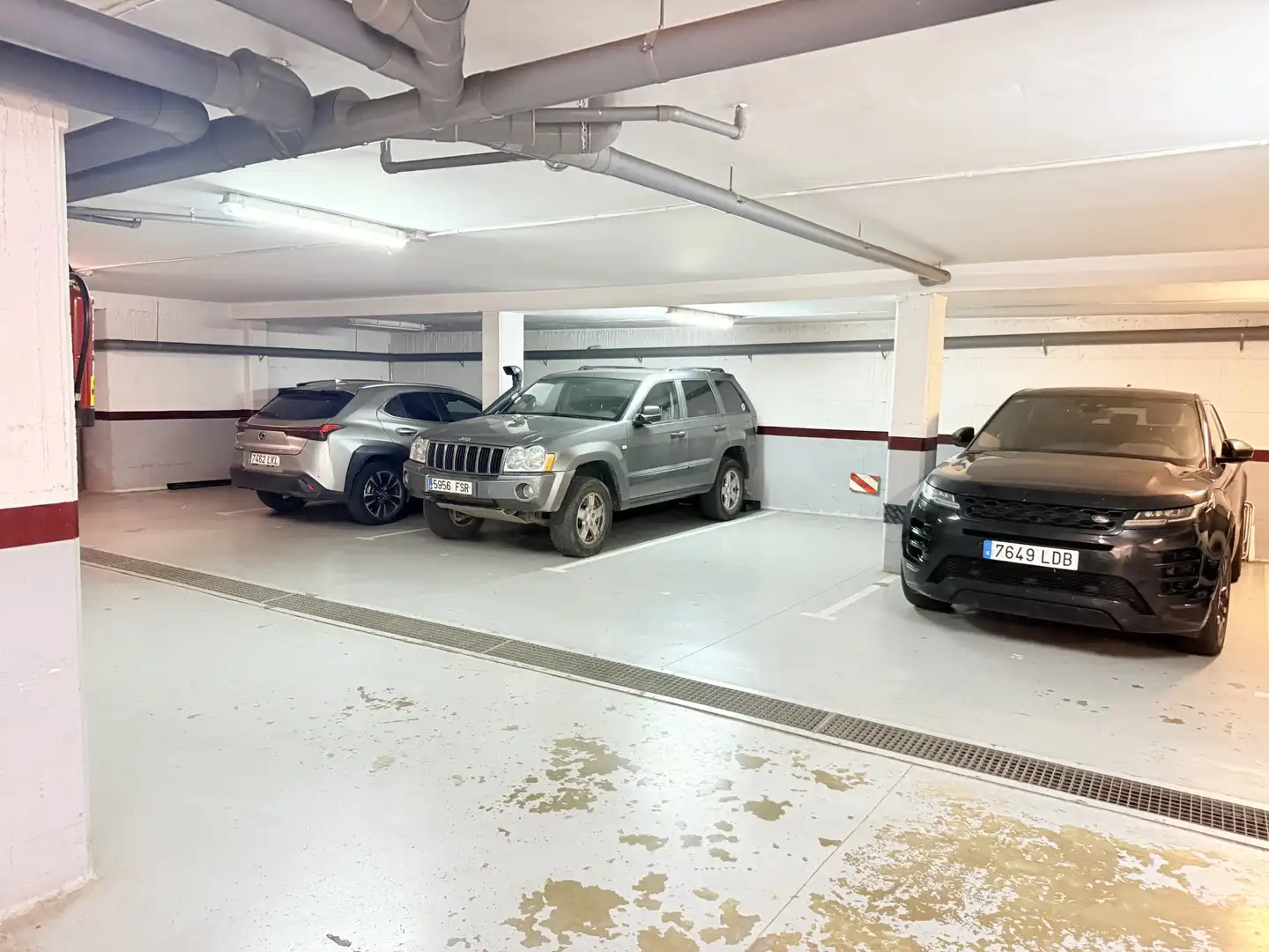 Parking of Garage for sale in Tiana  with Alarm