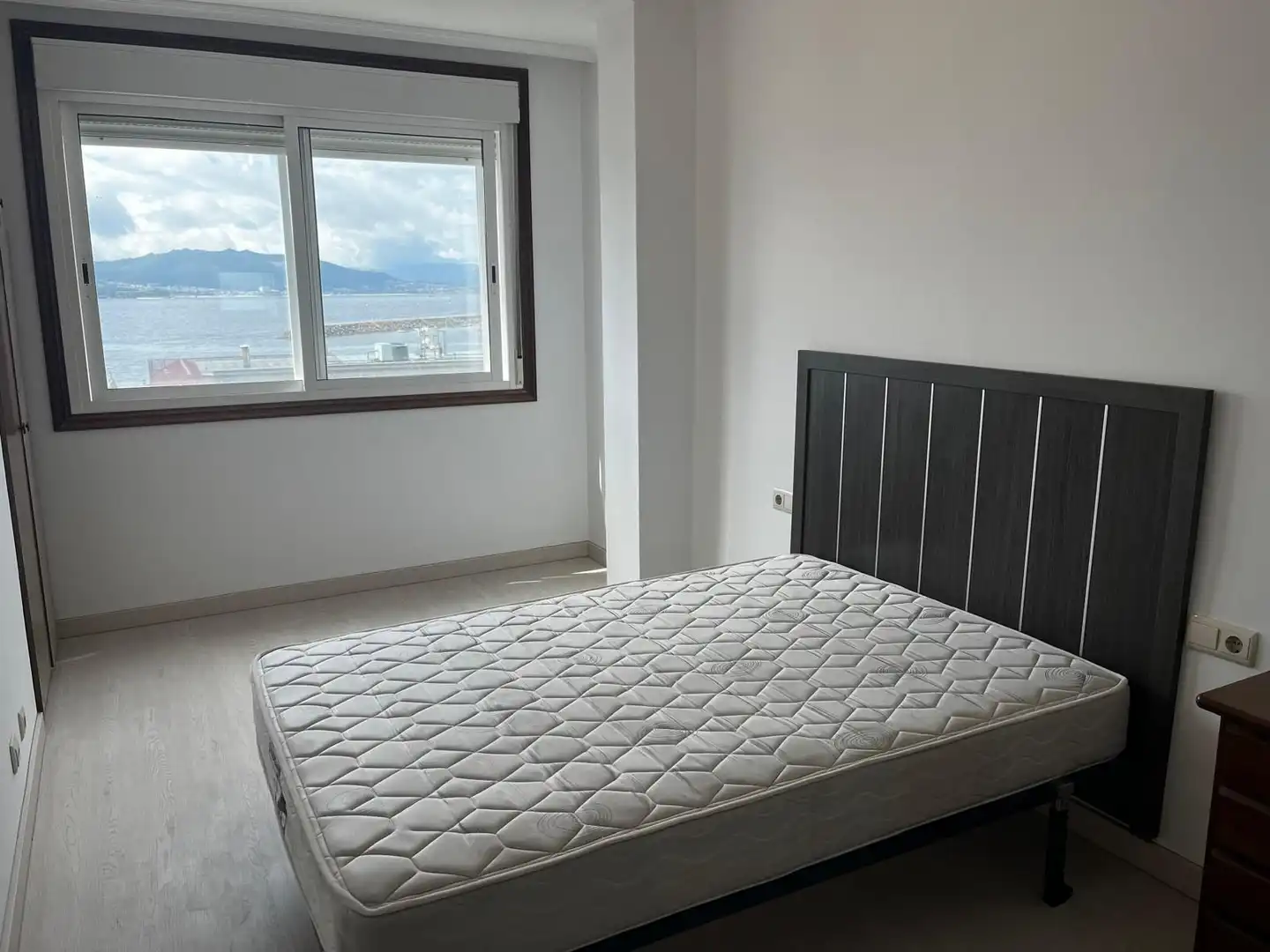 Dormitori de Pis de lloguer en Cangas 