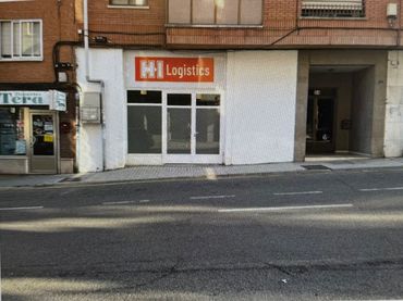 Local comercial en alquiler en Calle Renueva 24