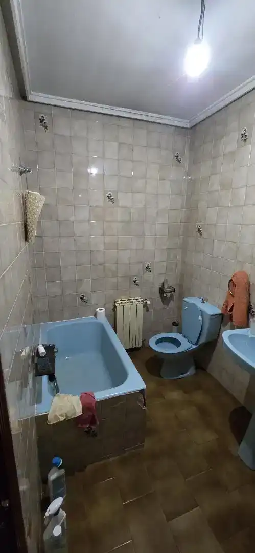 Bany de Casa o xalet en venda en Herrera de Pisuerga amb Jardí privat, Moblat i Forn