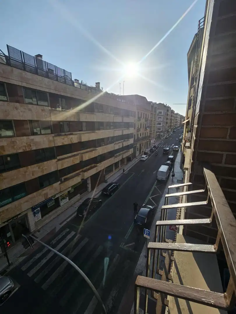 Vista exterior de Apartament de lloguer en Salamanca amb Calefacció, Parquet i Moblat