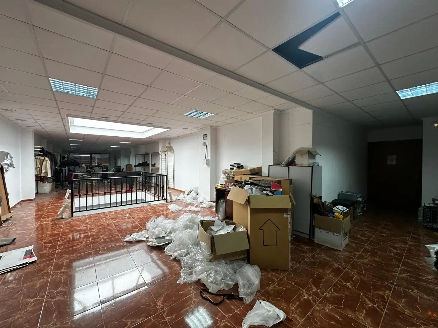 Buildings for sale in Llombai