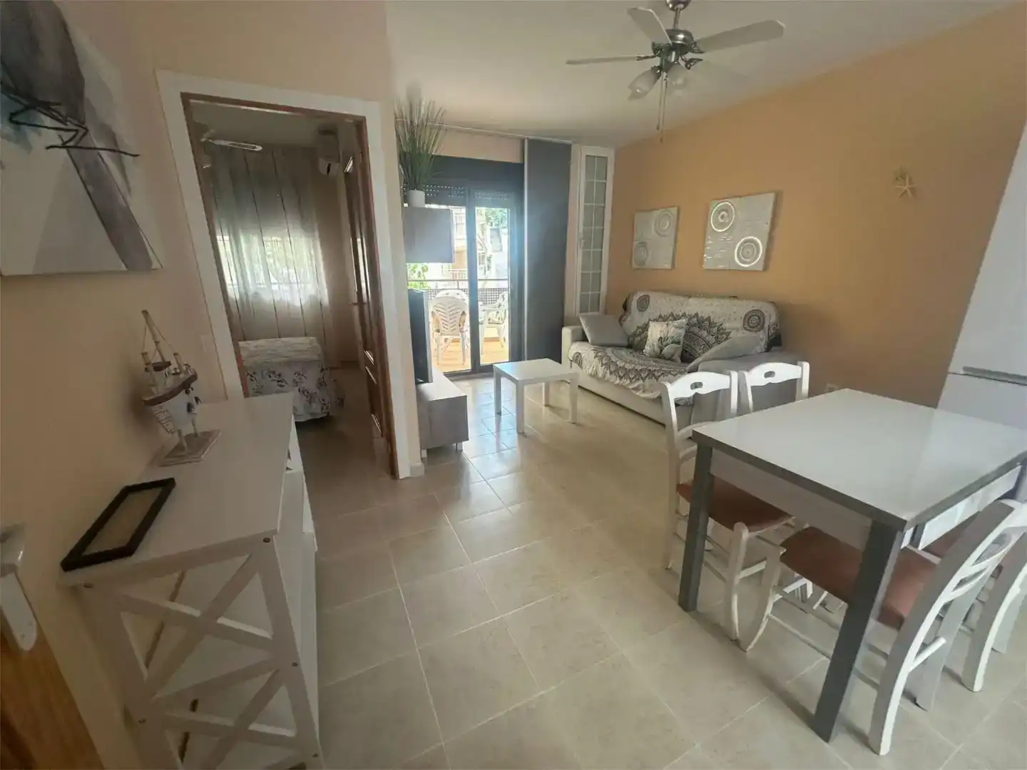 Sala de estar de Apartamento de alquiler en Playa Morro de Gos
