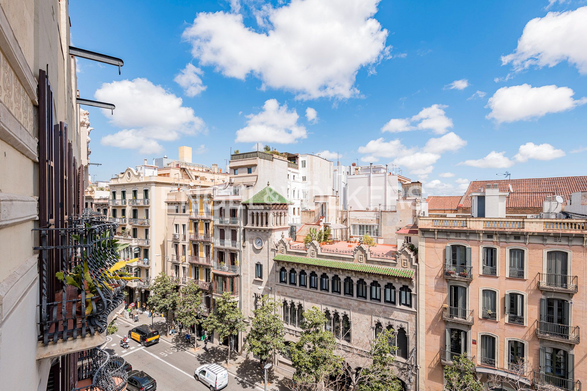 Vista exterior de Oficina en venda en  Barcelona Capital