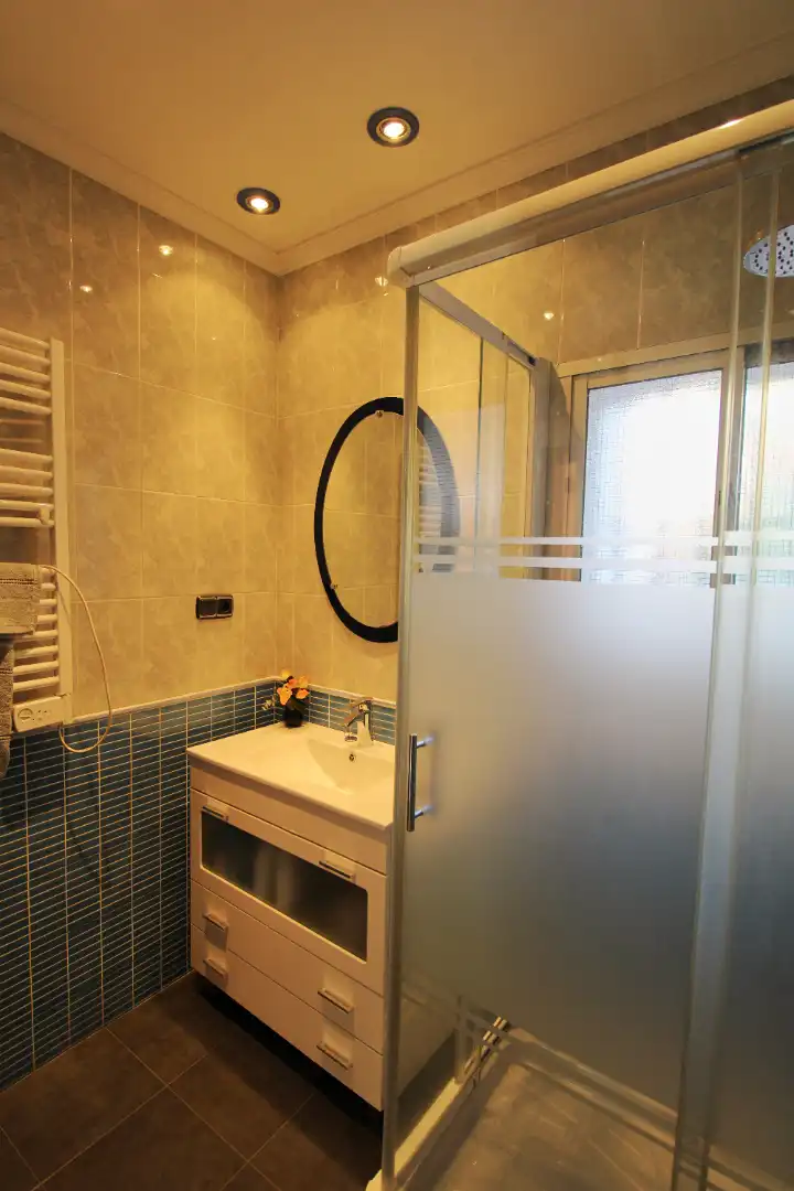 Bany de Casa o xalet en venda en Alhaurín de la Torre amb Aire condicionat, Jardí privat i Terrassa