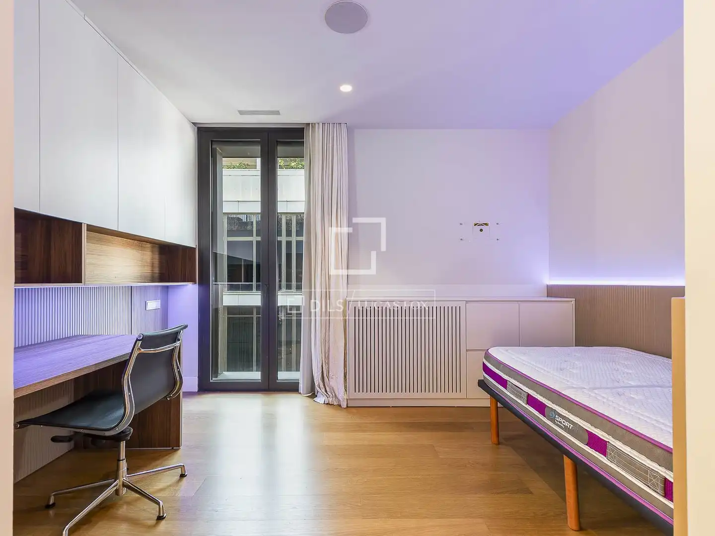 Habitación de Ático en venta en Barcelona con Aire acondicionado, Calefacción y Jardín privado