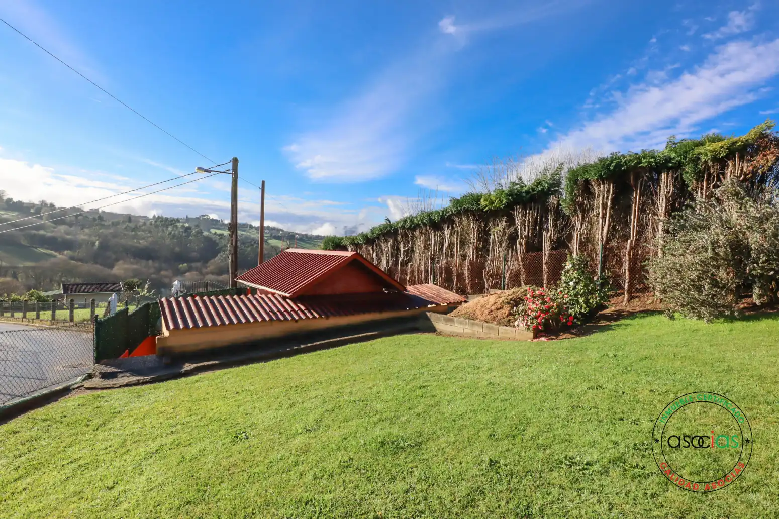Jardín de Casa o chalet en venta en Oviedo  con Trastero