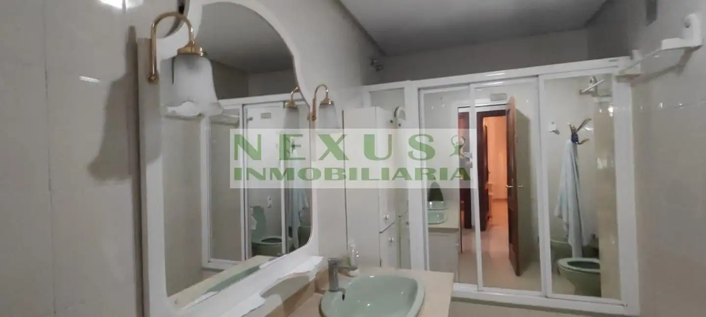 Bathroom of Flat for sale in Cáceres  with Air Conditioner, Heating and Terrace
