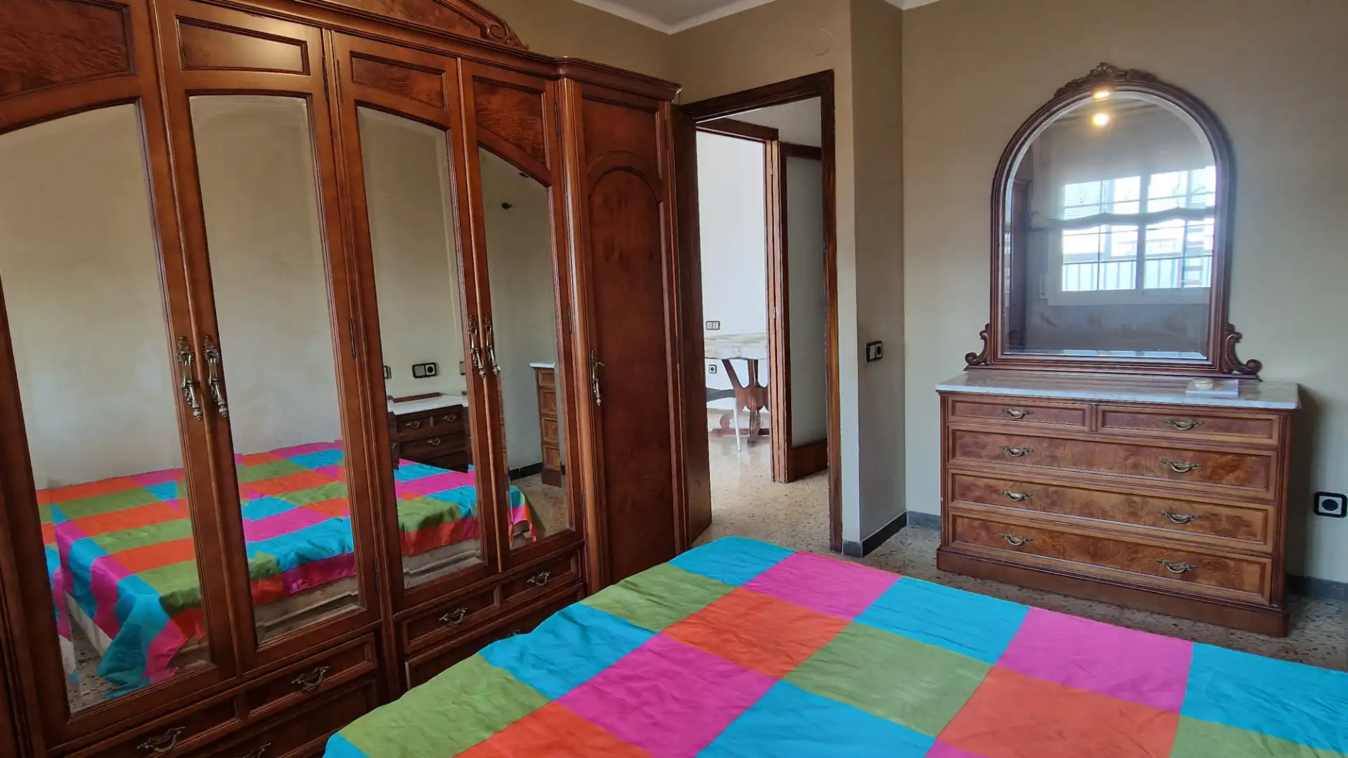 Schlafzimmer von Dachboden zum Verkauf in Santa Coloma de Gramenet mit Klimaanlage, Heizung und Terrasse