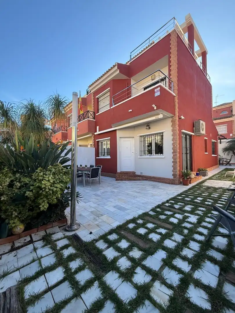 Terraza de Casa adosada en venta en Pilar de la Horadada con Aire acondicionado, Jardín privado y Terraza