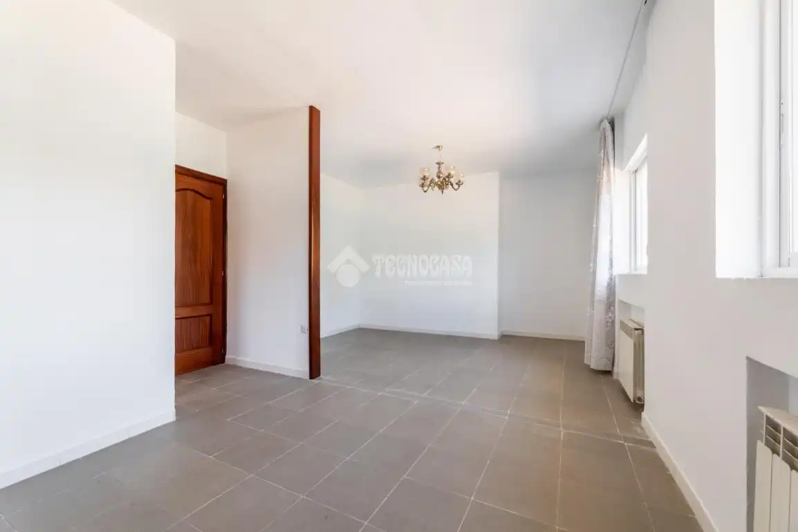 Sala d'estar de Casa o xalet en venda en Hoyo de Manzanares amb Calefacció i Jardí privat